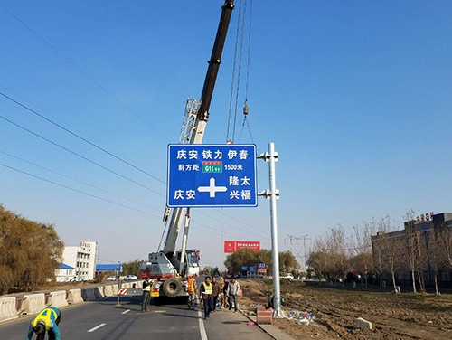 宁陵宁陵道路护栏网网片该如何进行正确的选购呢？